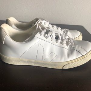 SOLD Veja sneakers, pristine condition. Size 9 Women.